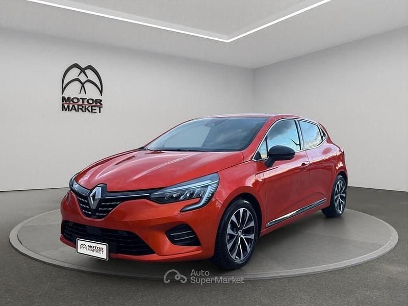 Arancio Usata 2023 Renault Clio V Techno Tre volumi | 17.700 € (Buon prezzo) - Immagine 1/4