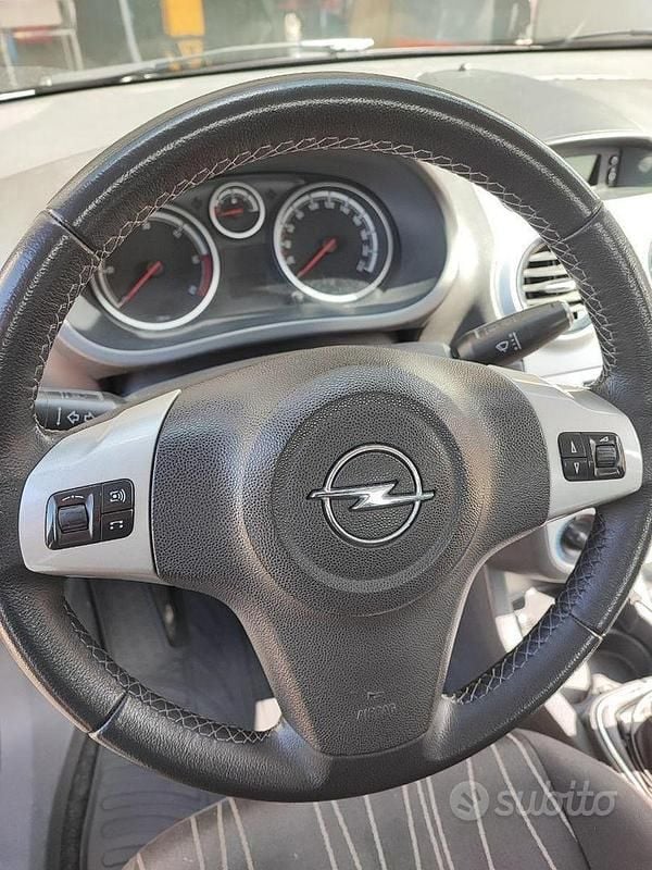 Usata Opel Corsa 75 CV (55 kW) 2009 Utilitaria