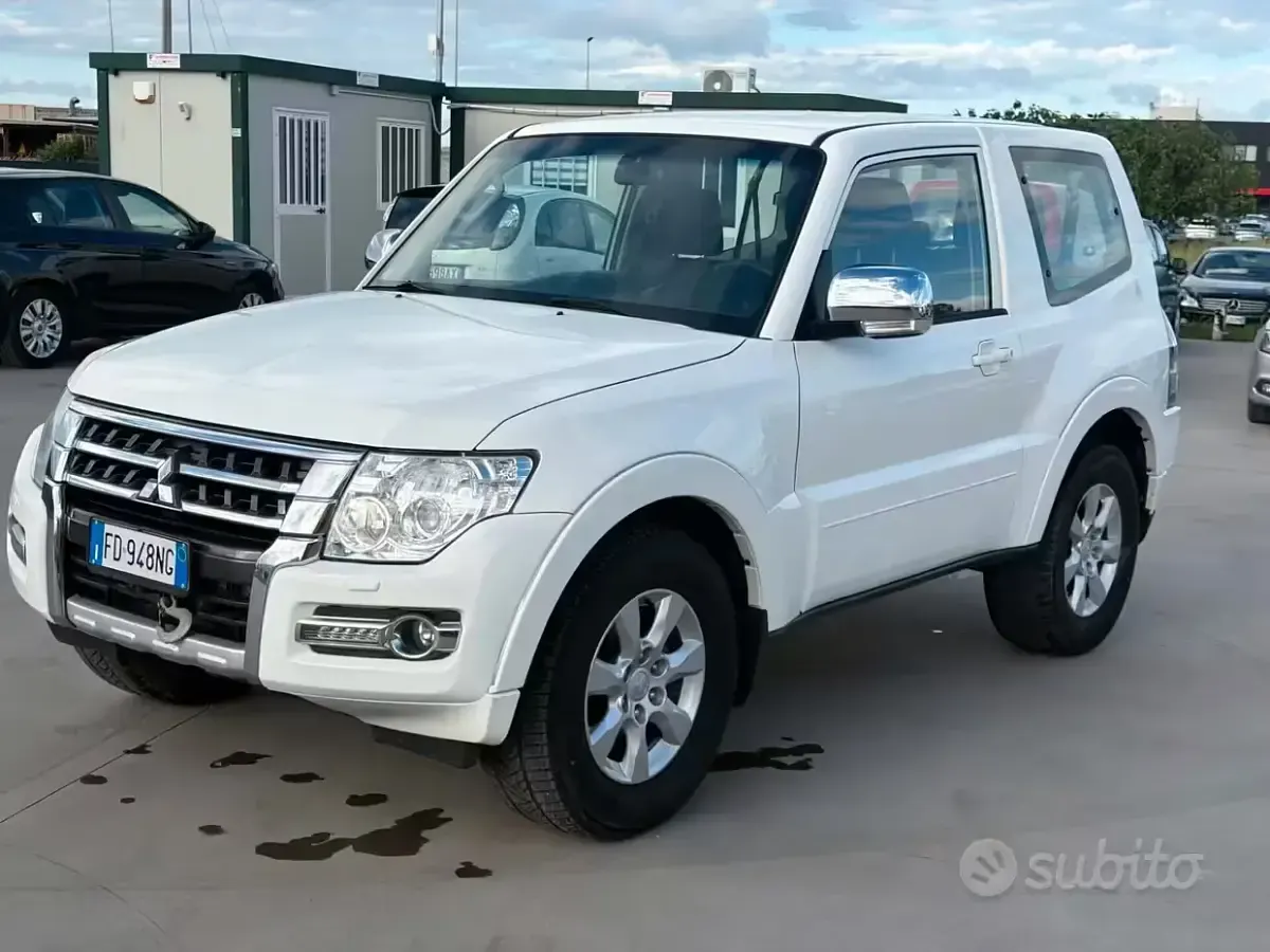 Usata Mitsubishi Pajero Intense 190 CV (139 kW) 2016 Bianco SUV