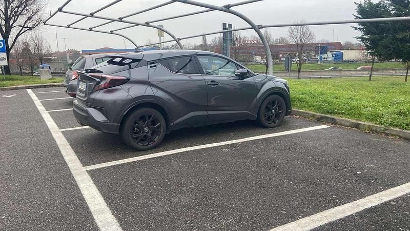 Usata Toyota C-HR Lounge 98 CV (72 kW) 2018 SUV