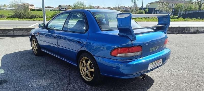 Usata Subaru Impreza 280 CV (205 kW) 1999 Blu/azzurro Berlina