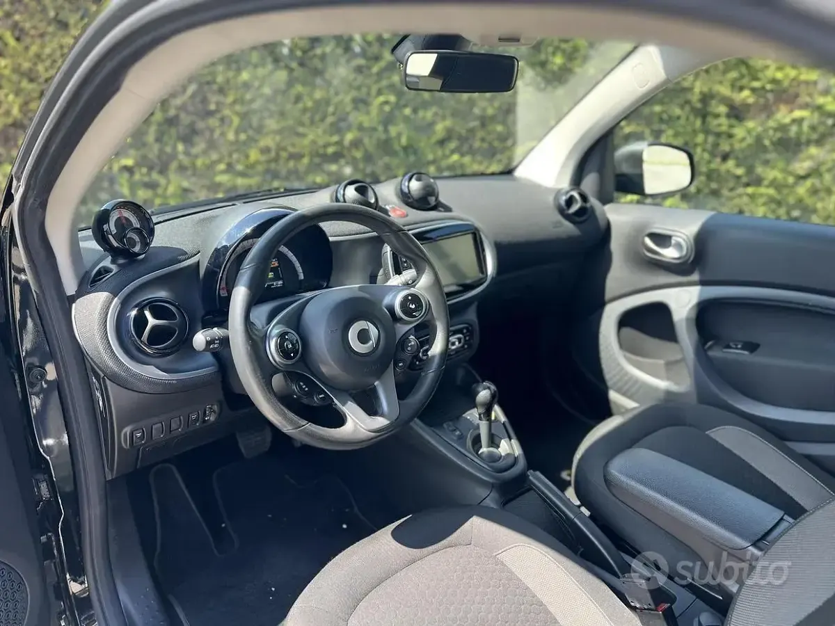 Usata Smart ForTwo Electric Drive 41 kW (56 CV) 2020 Nero Berlina