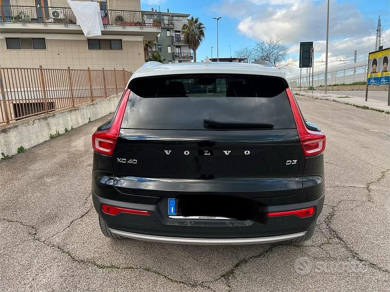Usata Volvo XC40 150 CV (110 kW) 2018 Nero SUV