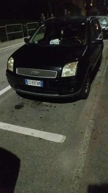 Usata Ford Fusion 90 CV (66 kW) 2005 Utilitaria