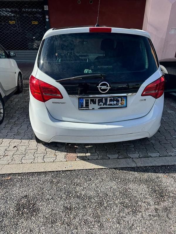 Usata Opel Meriva 110 CV (80 kW) 2012 Bianco Monovolume