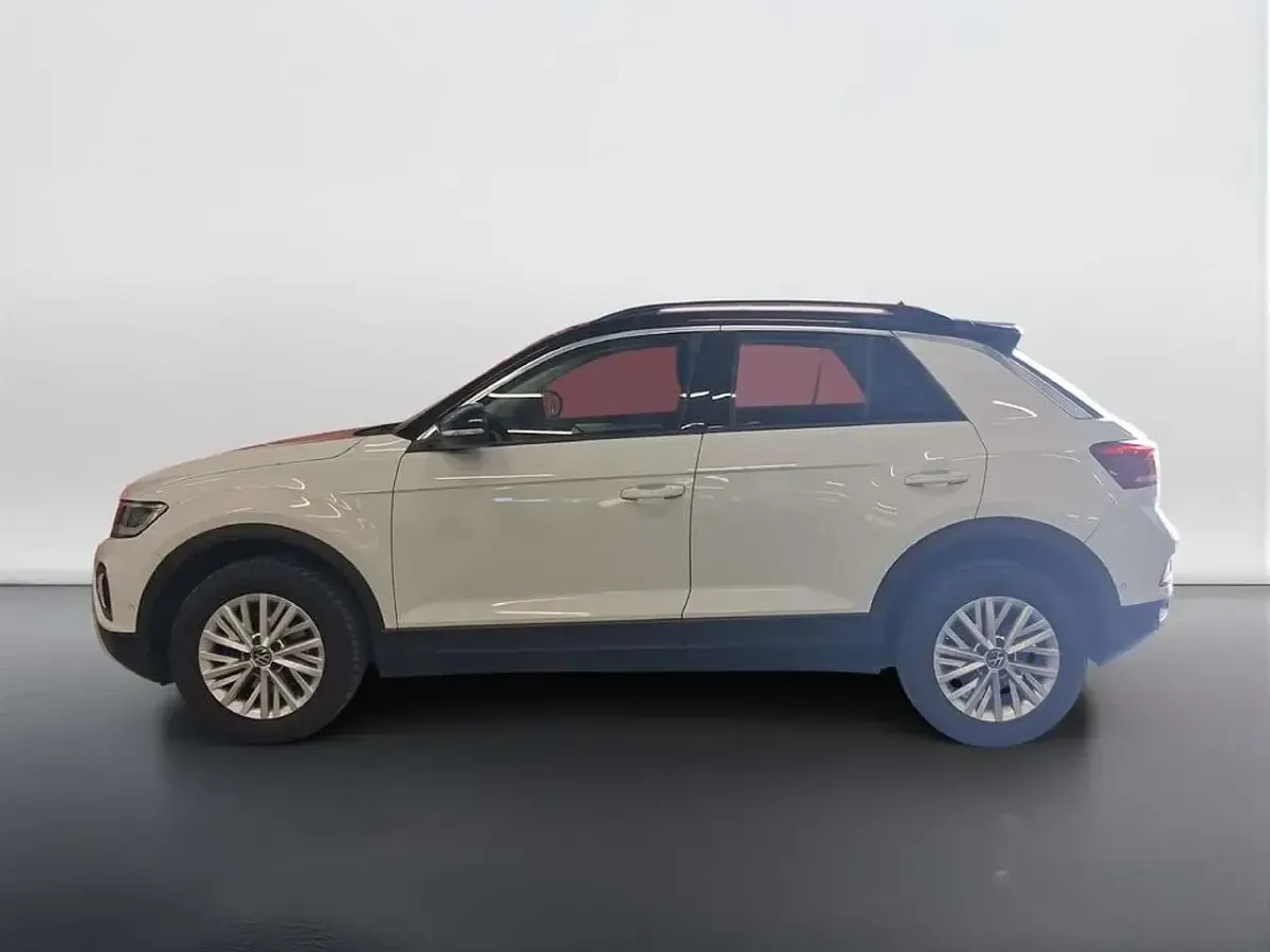 Usata VW T-Roc Life 150 CV (110 kW) 2023 Pure white nero SUV