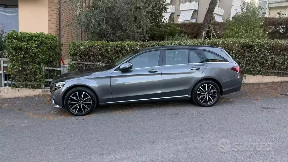 Usata Mercedes C180 122 CV (89 kW) 2019 Grigio Station wagon