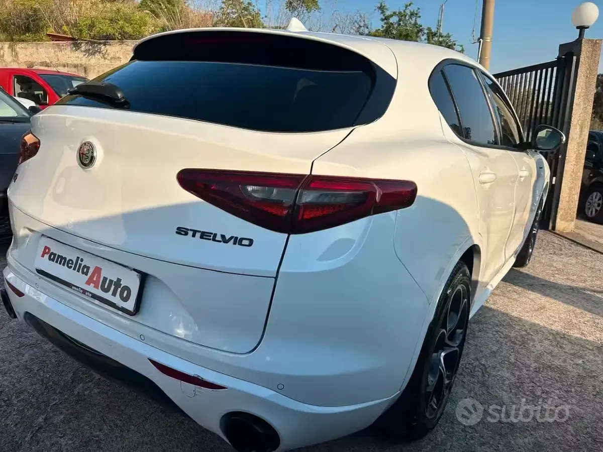 Usata Alfa Romeo Stelvio Veloce 210 CV (154 kW) 2021 Bianco SUV