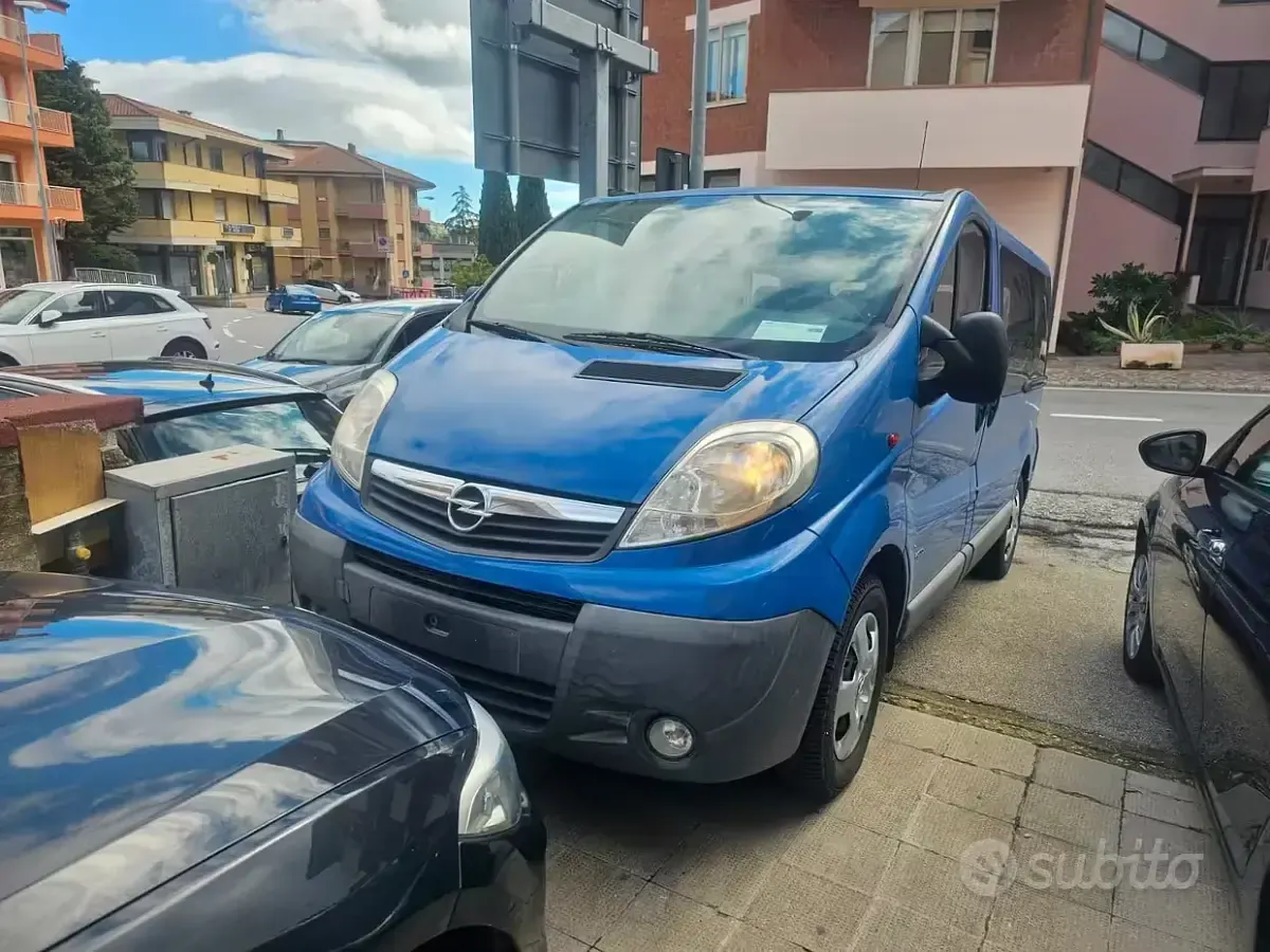 Usata Opel Vivaro 114 CV (83 kW) 2013 Blu Monovolume