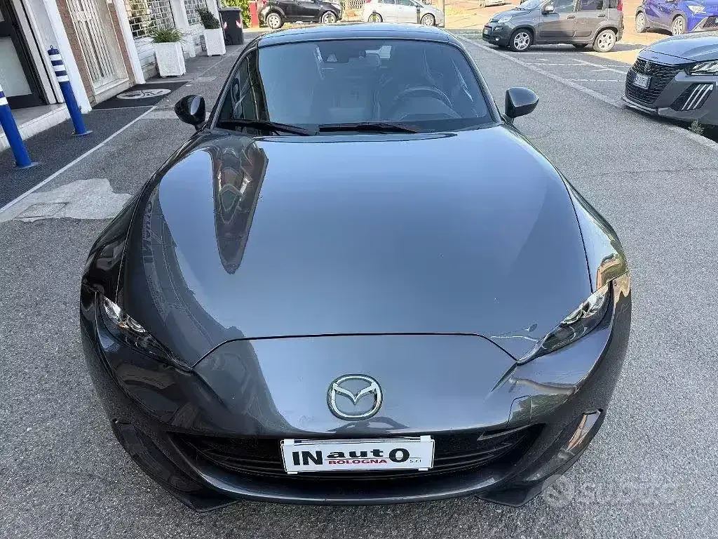 Usata Mazda MX5 Inclusive 160 CV (117 kW) 2018 Grigio scuro Cabrio