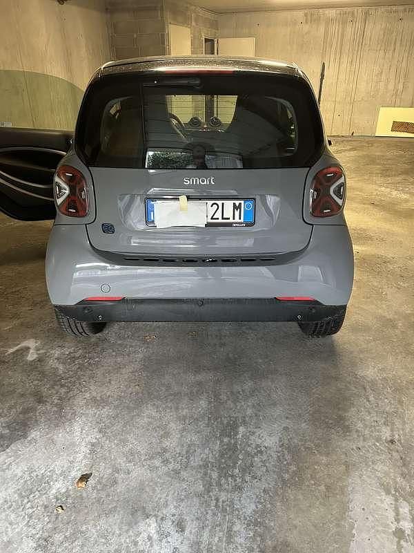 Usata Smart ForTwo Coupé 61 kW (84 CV) 2021 Grigio Utilitaria