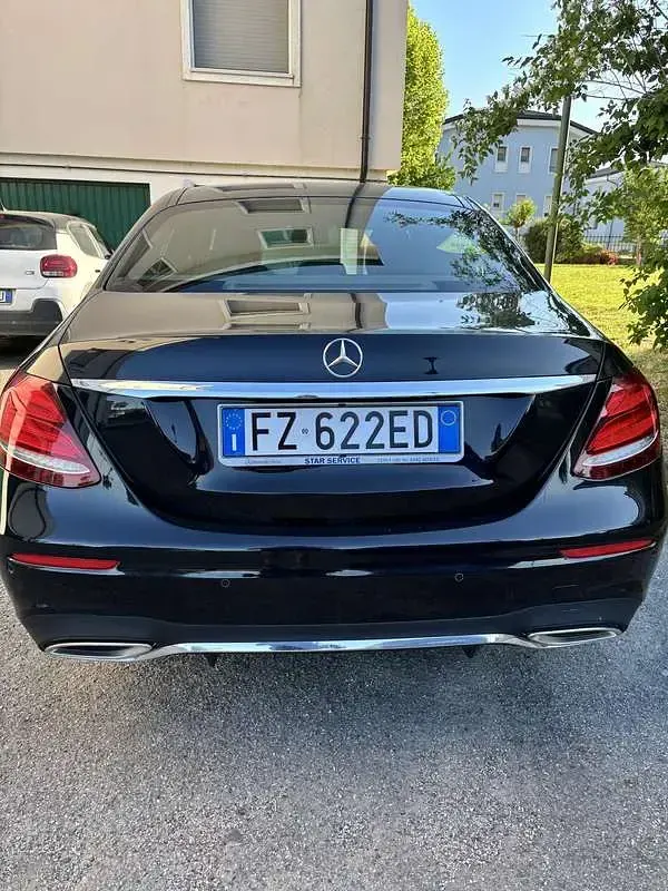 Usata Mercedes 220 Exclusive 184 CV (135 kW) 2020 Nero Berlina
