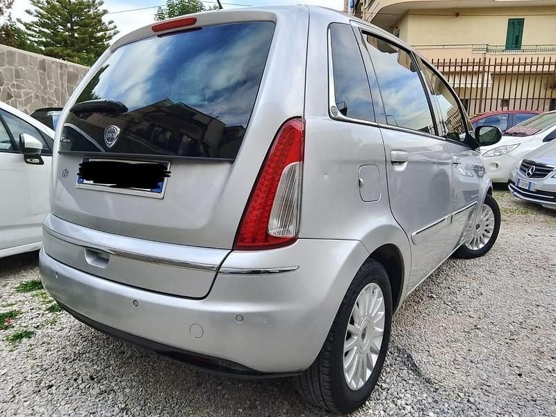 Usata Lancia Musa 95 CV (69 kW) 2012 Grigio Monovolume