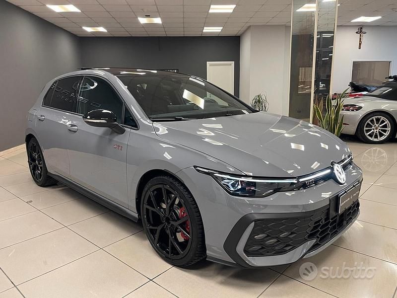 Usata VW Golf GTI 265 CV (194 kW) 2025 Grigio Berlina