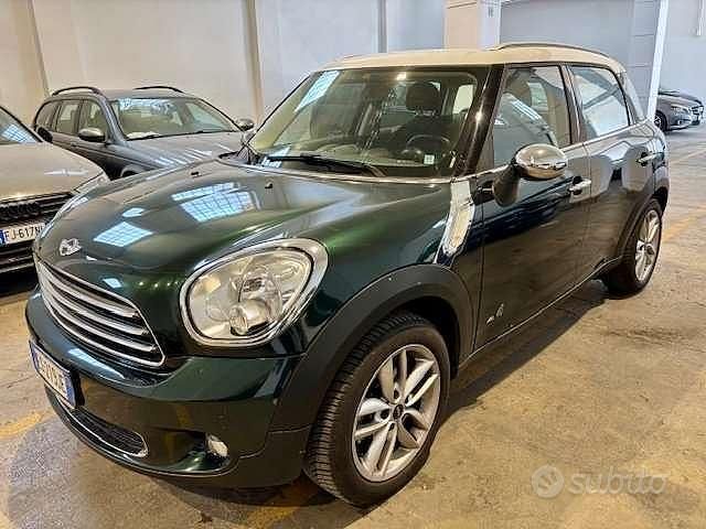 Verde scuro tetto bianco Usata 2013 Mini Cooper D Countryman SUV | 8900 € (Ottimo prezzo) - Immagine 1/4