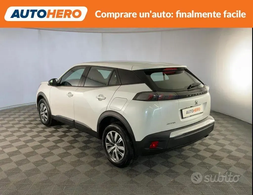 Usata Peugeot 2008 Active 101 CV (74 kW) 2023 Bianco SUV