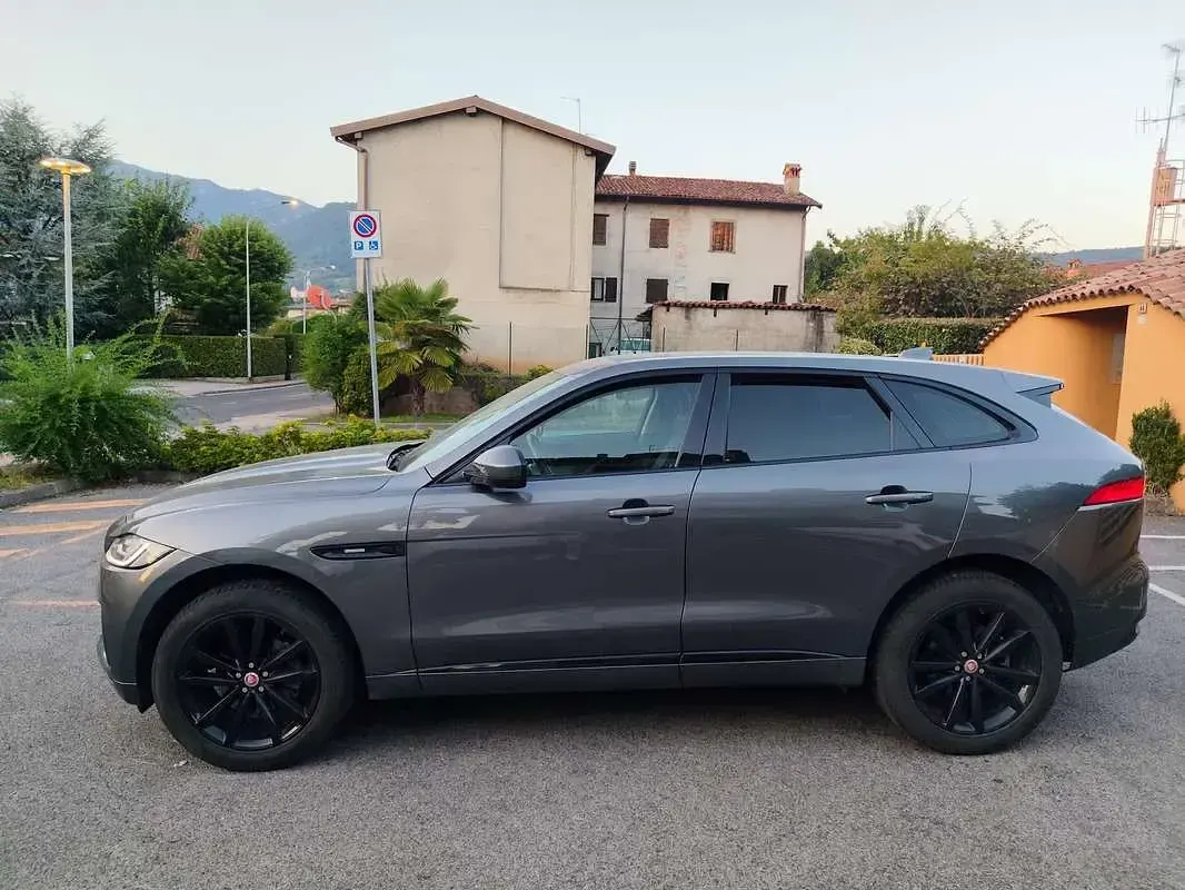 Usata Jaguar F-Pace R-Sport 250 CV (183 kW) 2018 Grigio SUV