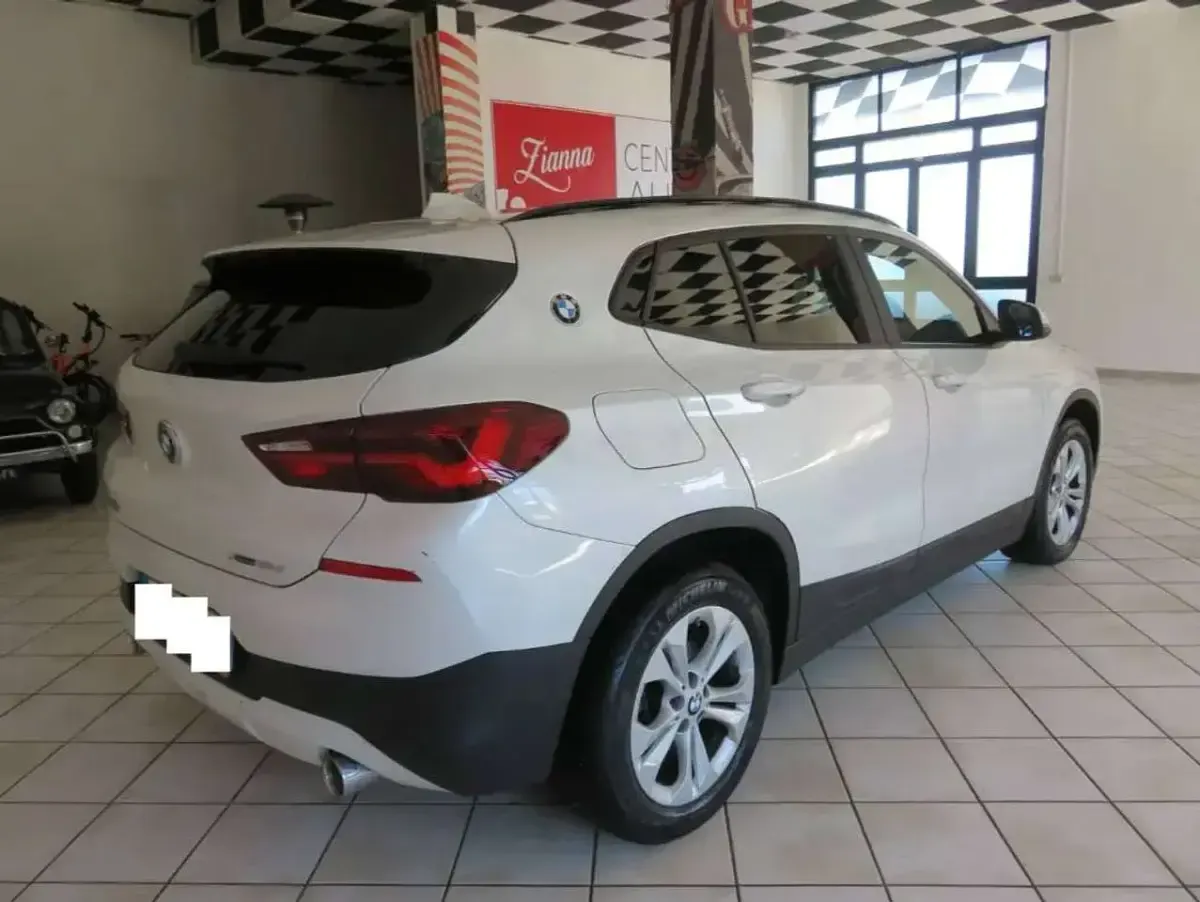 Usata BMW X2 150 CV (110 kW) 2022 Mineral white SUV