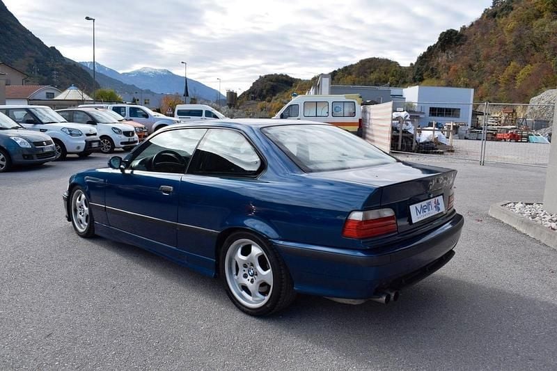 Usata BMW M3 286 CV (210 kW) 1993 Blu/azzurro Coupé