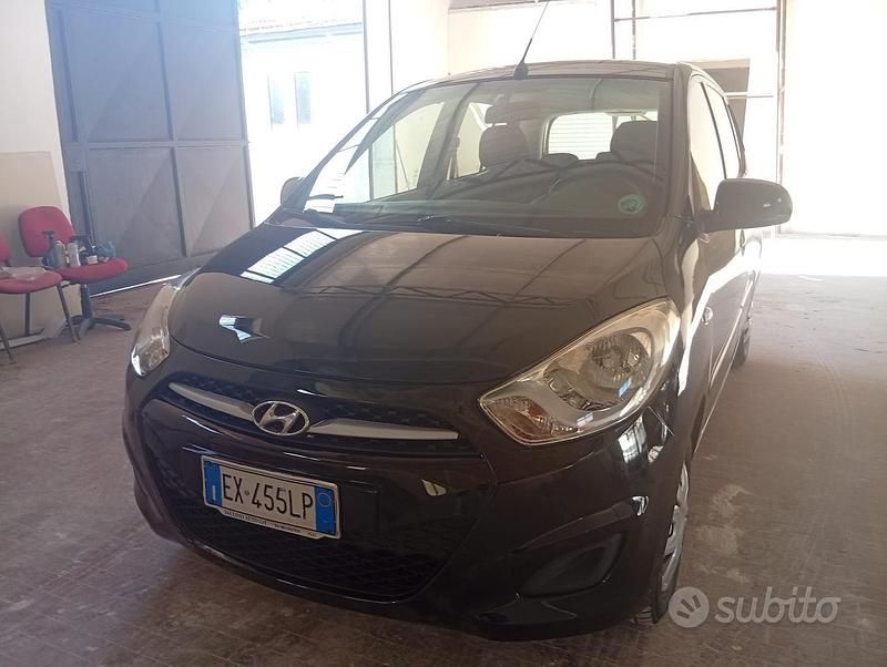 Nero Usata 2014 Hyundai i10 Due volumi | 3500 € - Immagine 1/4