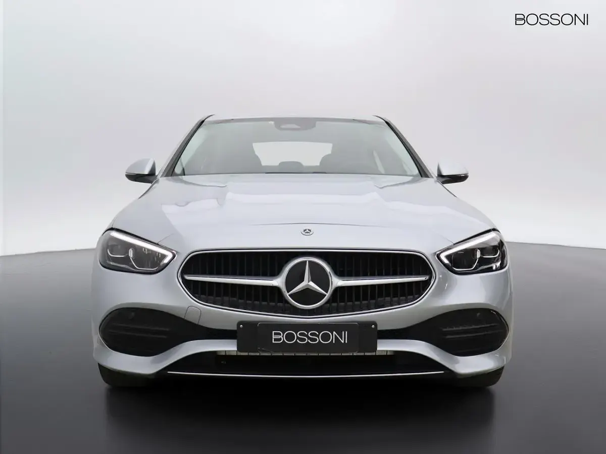 Usata Mercedes C220 200 CV (147 kW) 2022 Argento hightech Berlina