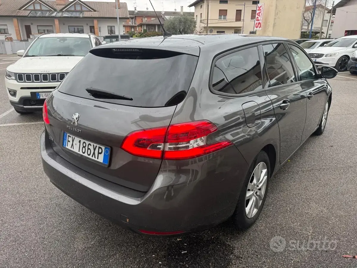 Usata Peugeot 308 Business-Line 131 CV (96 kW) 2019 Grigio Station wagon