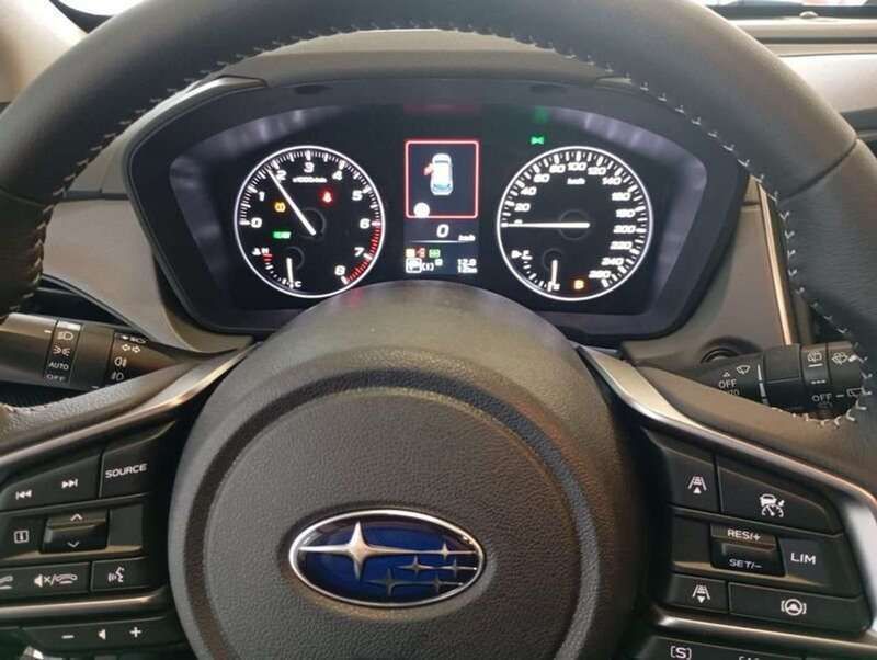 Usata Subaru Crosstrek Style 136 CV (100 kW) 2024 Grigio SUV