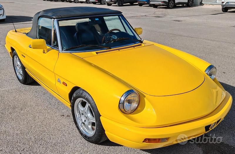Usata Alfa Romeo Spider 106 CV (77 kW) 1991 Giallo Cabrio