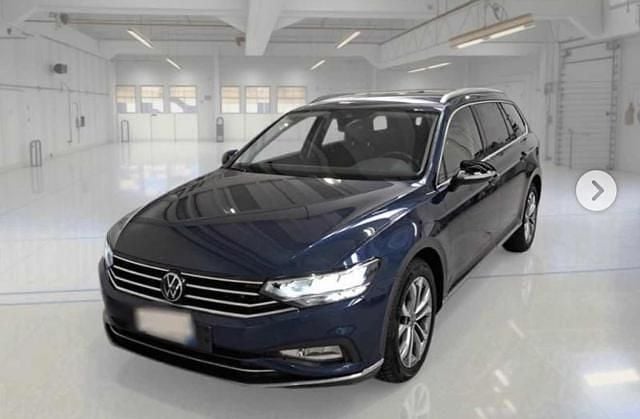 Usata VW Passat Executive 200 CV (147 kW) 2022 Blu Station wagon