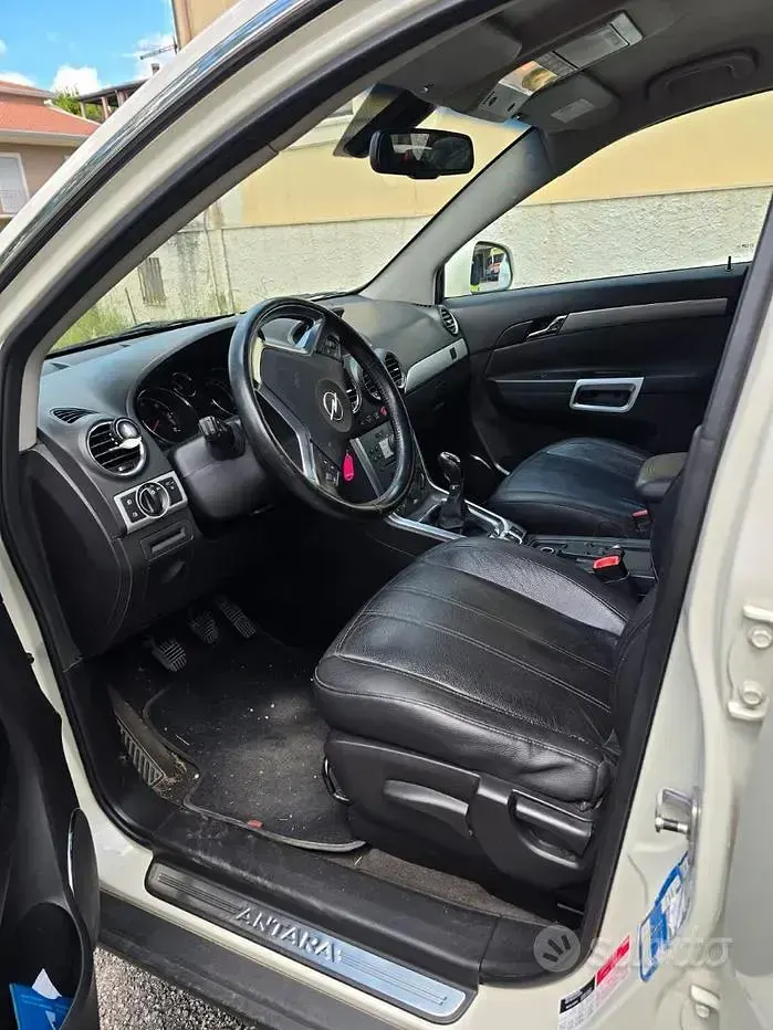 Usata Opel Antara 184 CV (135 kW) 2011 Bianco SUV