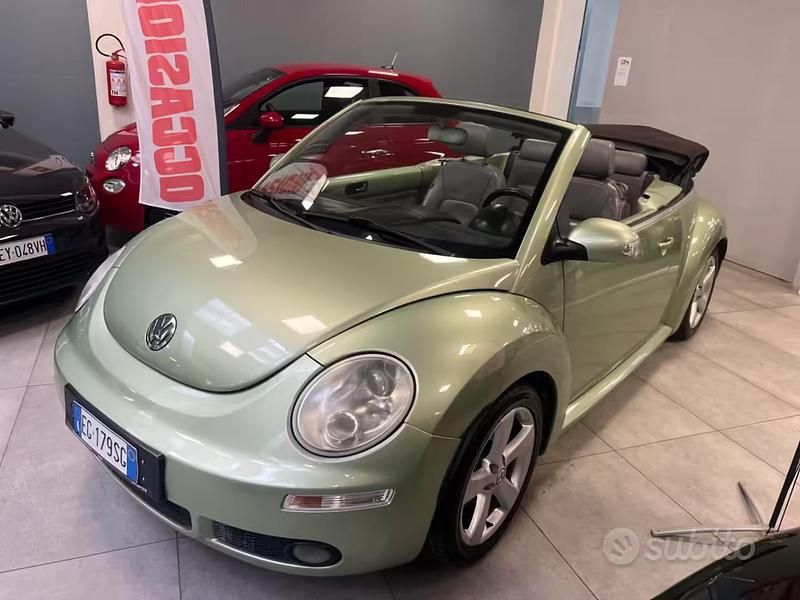 Usata VW New Beetle 105 CV (77 kW) 2007 Verde Utilitaria