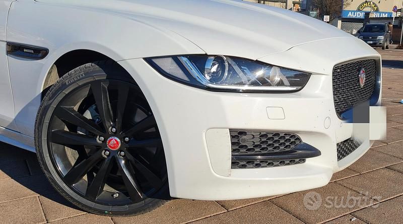 Bianco Usata 2017 Jaguar XE R-Sport Tre volumi | 13.500 € (Ottimo prezzo) - Immagine 1/4