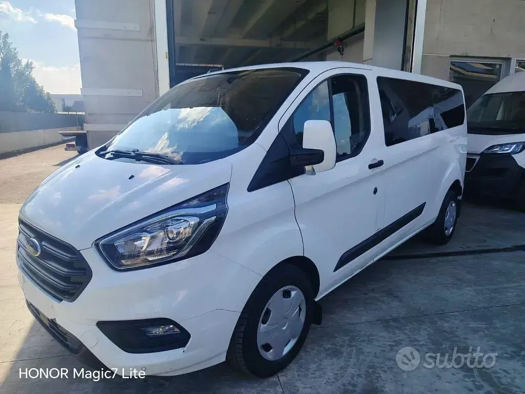 Usata Ford Transit Custom 131 CV (96 kW) 2022 Bianco Monovolume