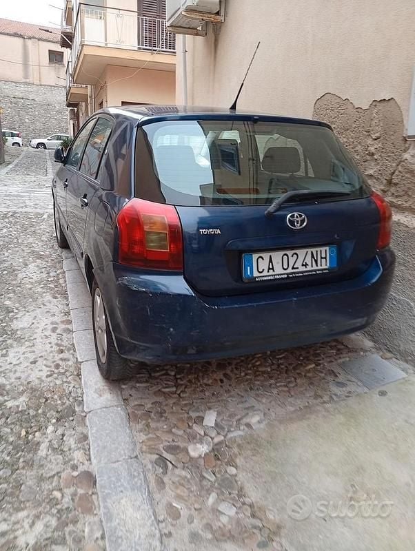 Usata Toyota Corolla 2003 Blu Berlina