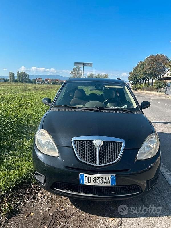 Usata Lancia Ypsilon 70 CV (51 kW) 2006 Nero Utilitaria