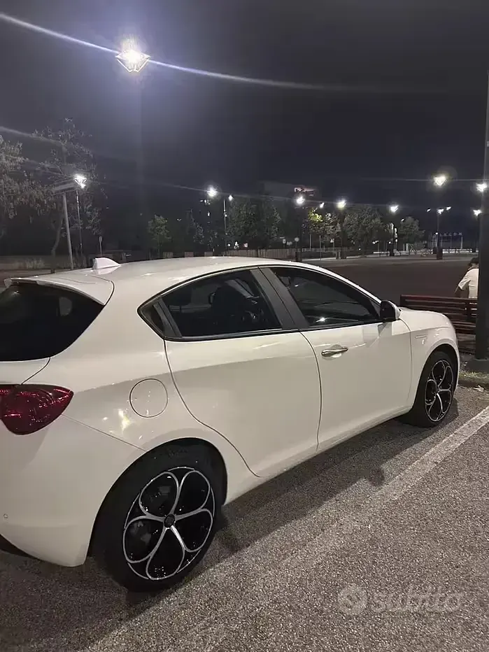 Usata Alfa Romeo Giulietta 170 CV (125 kW) 2010 Bianco Utilitaria