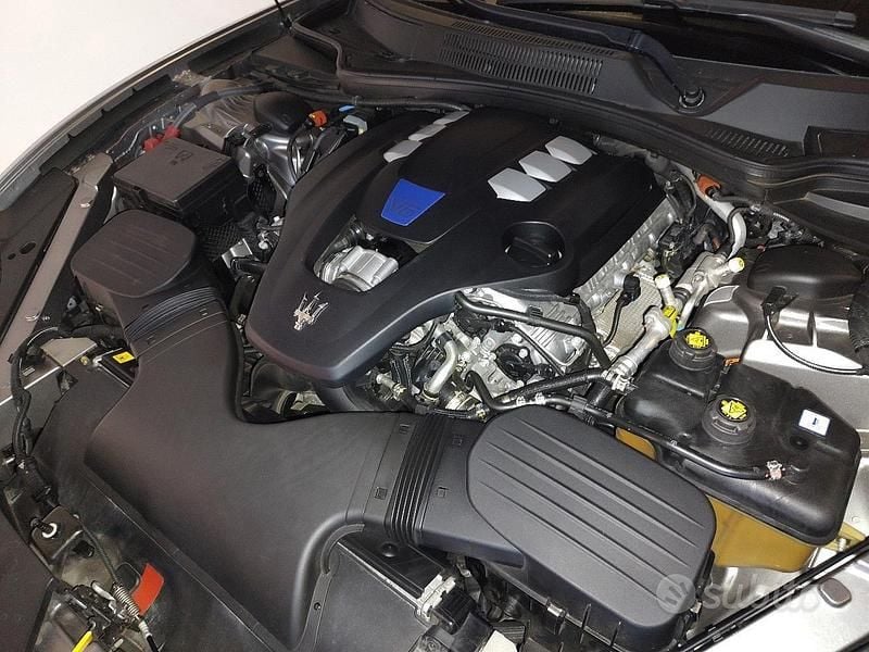 Usata Maserati Quattroporte 430 CV (316 kW) 2020 Grigio Berlina