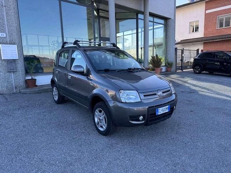 Grigio Usata 2011 Fiat Panda 4x4 Climbing Due volumi | 5300 € (Super prezzo) - Immagine 1/4
