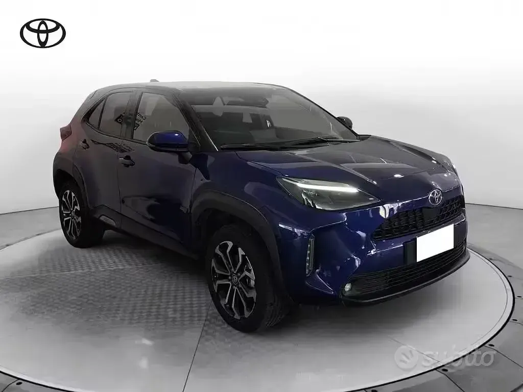 Usata Toyota Yaris Cross Trend 116 CV (85 kW) 2022 Dark blue SUV