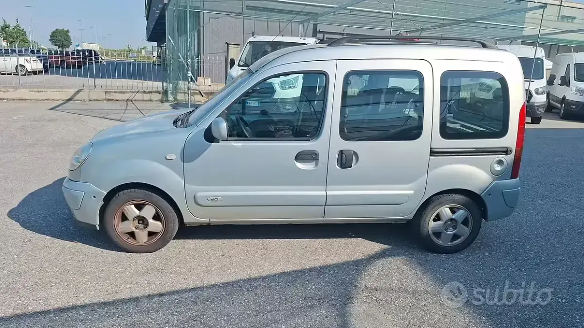 Usata Renault Kangoo 84 CV (61 kW) 2006 Grigio Monovolume