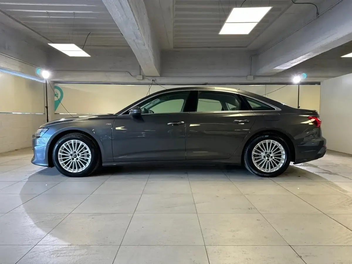 Usata Audi A6 Design 299 CV (219 kW) 2023 Grigio Berlina
