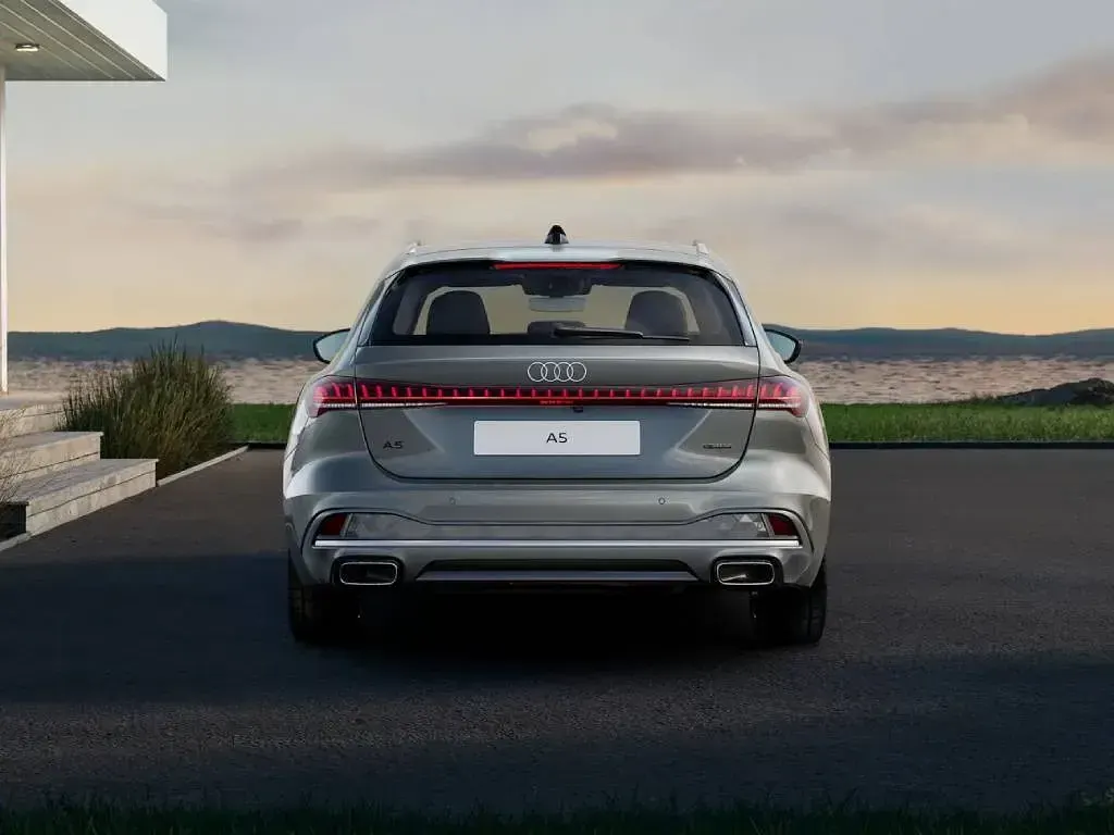 Nuova Audi A5 Advanced 299 CV (219 kW) 2026 Grigio chronos metallizzato Station wagon