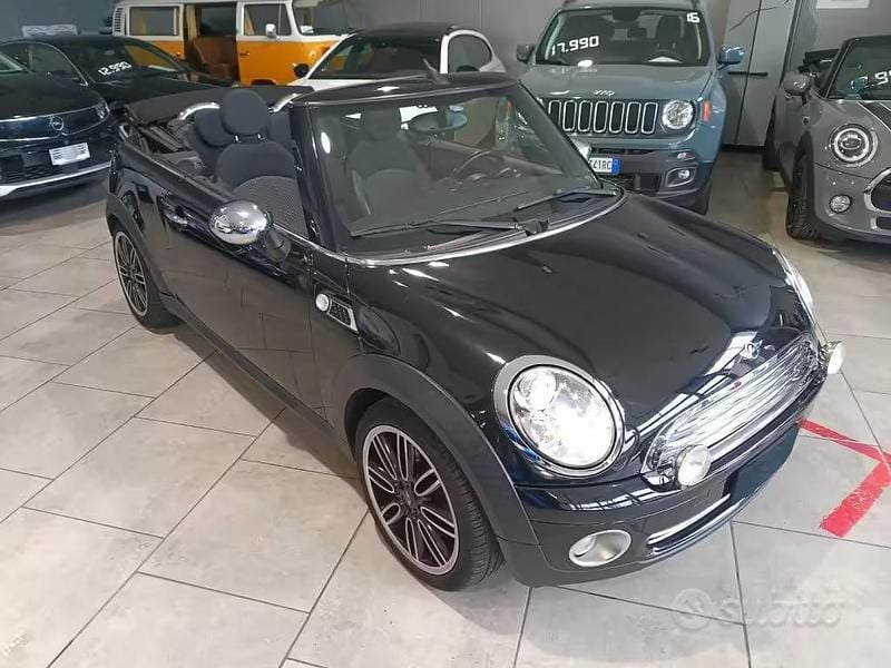 Usata Mini Cooper Cabriolet 120 CV (88 kW) 2010 Nero Cabrio