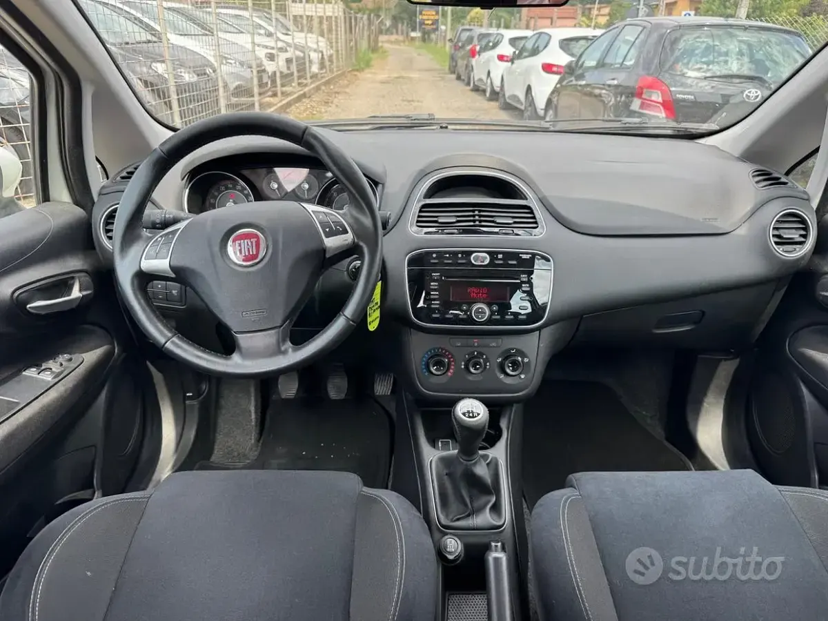 Usata Fiat Punto Lounge 95 CV (69 kW) 2016 Bianco Utilitaria