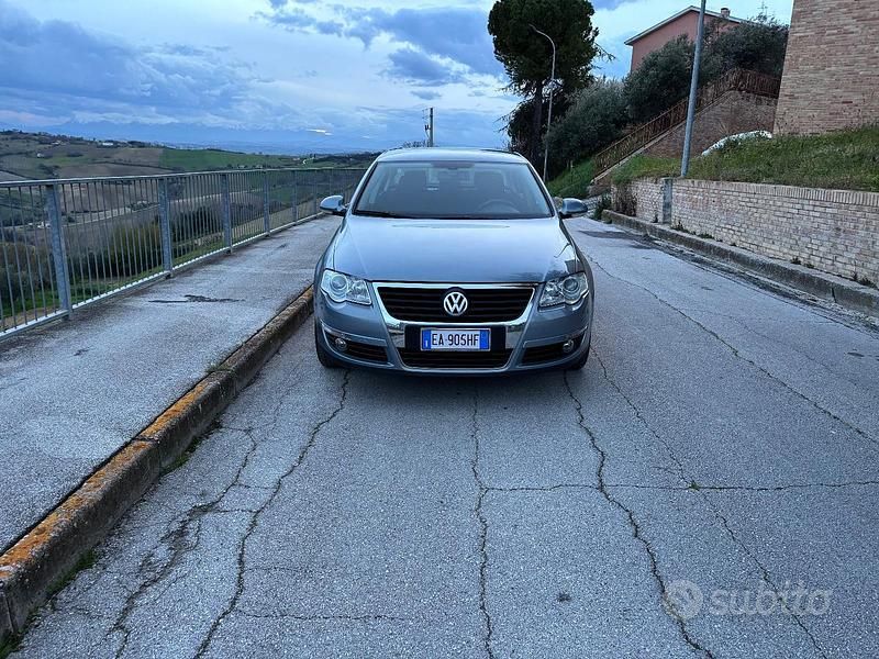 Usata VW Passat Comfortline 150 CV (110 kW) 2010 Berlina