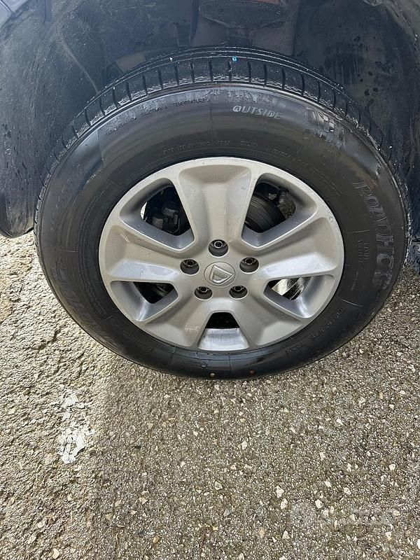 Usata Dacia Duster Lauréate 110 CV (80 kW) 2015 Grigio SUV