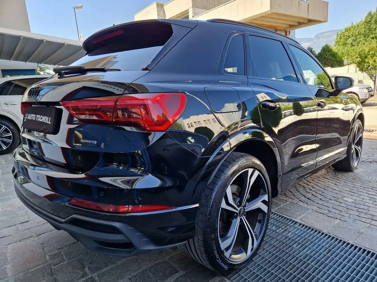 Usata Audi Q3 S-line plus 200 CV (147 kW) 2022 Mythosschwarz metallic SUV