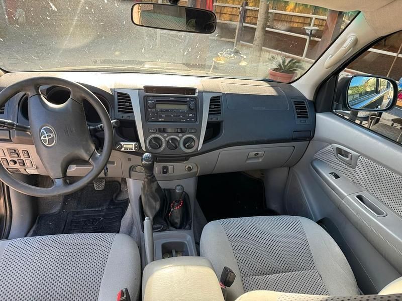 Usata Toyota HiLux SR 171 CV (125 kW) 2007 Grigio Pick-up