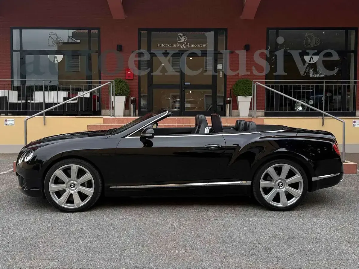 Usata Bentley Continental GT Convertible 575 CV (422 kW) 2012 Nero metallizzato Cabrio