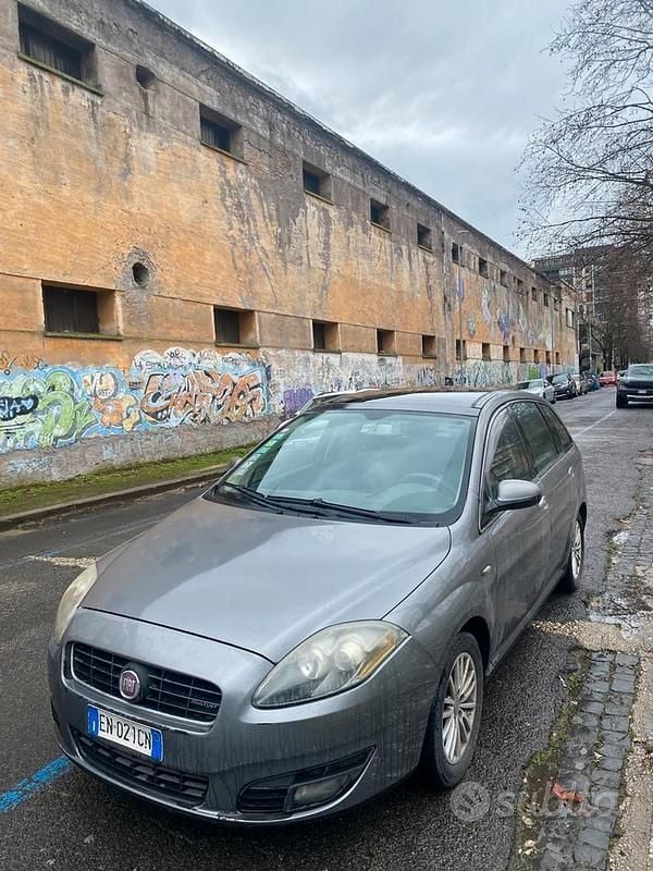 Usata Fiat Croma 150 CV (110 kW) 2008 Grigio Station wagon
